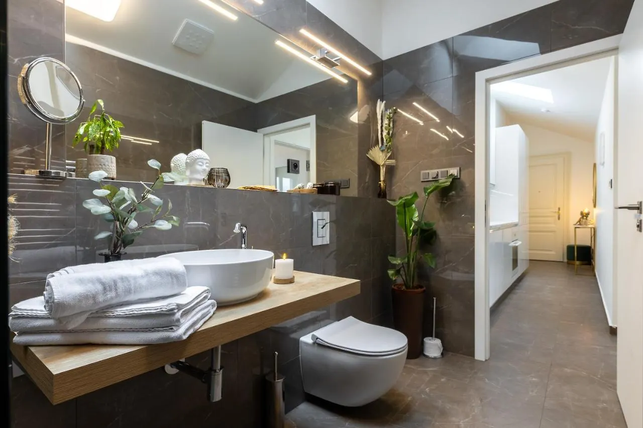 Luxurious, Charming Studio Perfect For Couples Prague