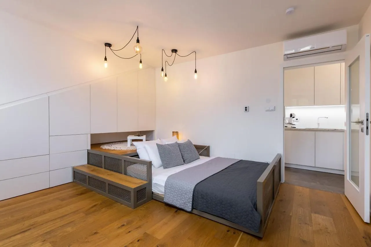 Luxurious, Charming Studio Perfect For Couples Prague Apartment