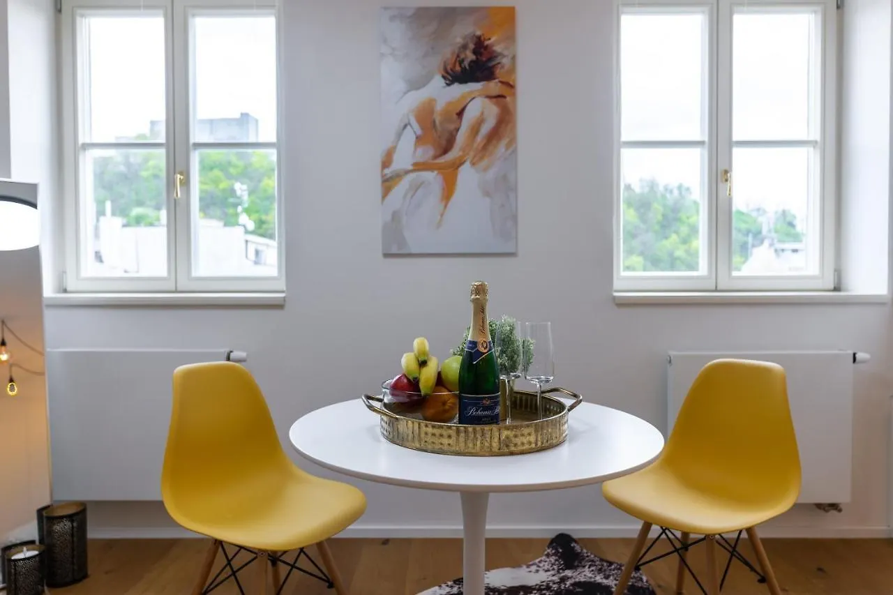 Luxurious, Charming Studio Perfect For Couples Prague Czech Republic